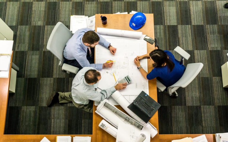 Arbeitsmarkt: 60 Prozent der Unternehmen spüren Produktivitätsverlust durch unbesetzte Stellen