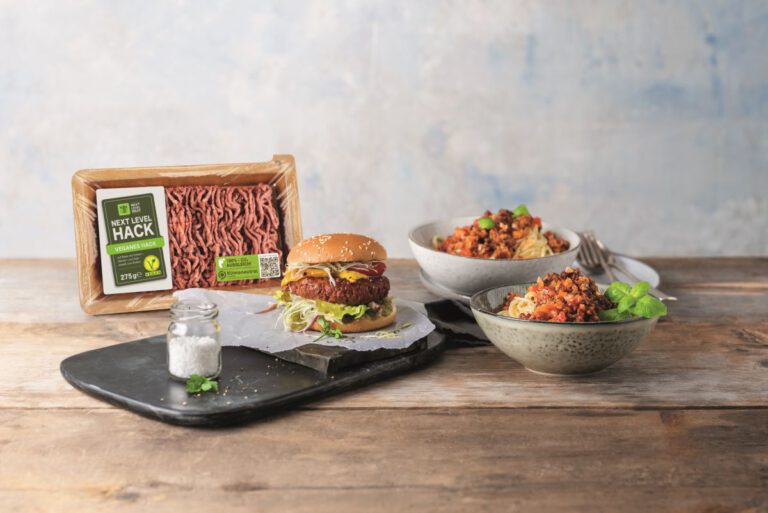„Next Level Meat“: Vegane Burgerpatties und veganes Hack von Lidl werden klimaneutral Lidl spart zusätzlich Plastik durch nachhaltigere Verpackung der „Next Level Meat“-Produkte