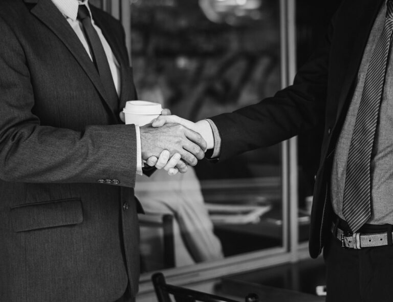 Manager-Gesten: teils eingeübt, teils echt – aber immer mit Wirkung