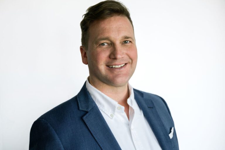 Ex-MediaMarktSaturn-Chef Pieter Haas wird neues Beiratsmitglied von Content Syndication Spezialist loadbee