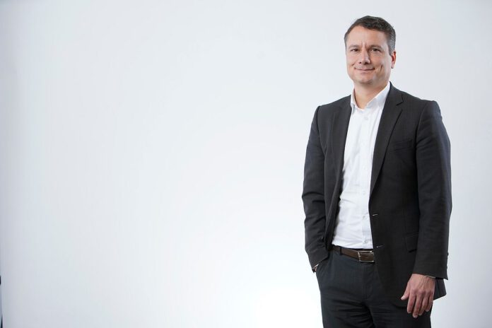 Armin Molla, Vorstand der mailo Versicherung AG Armin Molla, Vorstand der mailo Versicherung AG