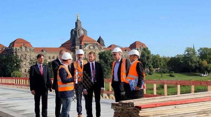 Ministerpräsident Michael Kretschmer besucht die Baustelle auf der Caralobrücke